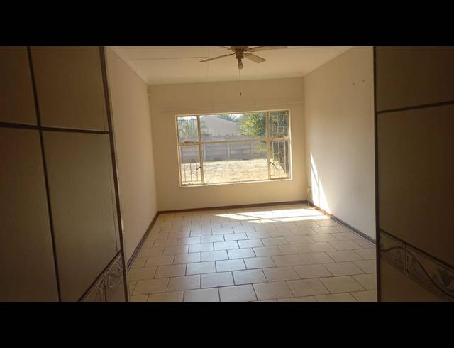 4 BEDROOM HOUSE FOR SALE IN MEYERHOF
